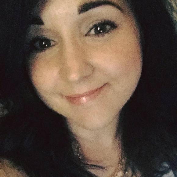 Meet your Posher, Melissa - Picture 1 of 1